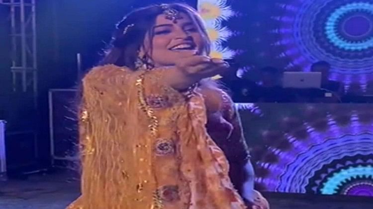 Dulhan Dance Video bride wins everyone heart with her beautiful dance you will fan to seeing entry
