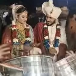 Wedding Video the bride blew notes fiercely at her wedding the groom made such a gesture