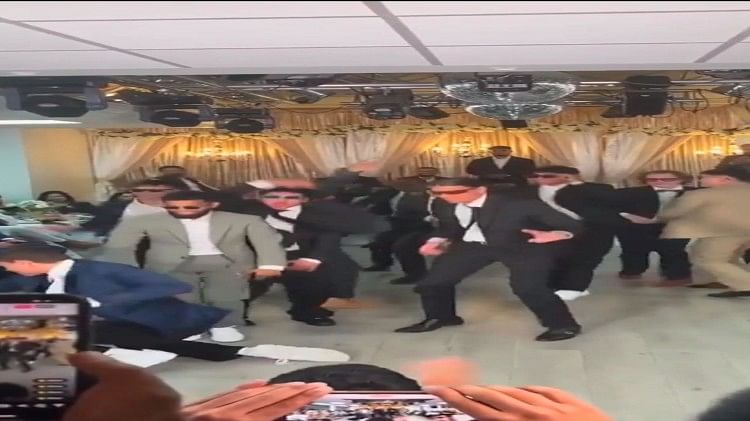 Viral Dance Video grooms friends danced and created ruckus in wedding