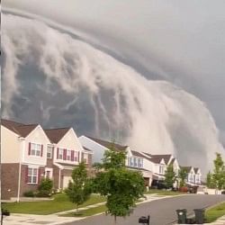 Viral Video of tsunami like clouds in the sky, see the amazing video