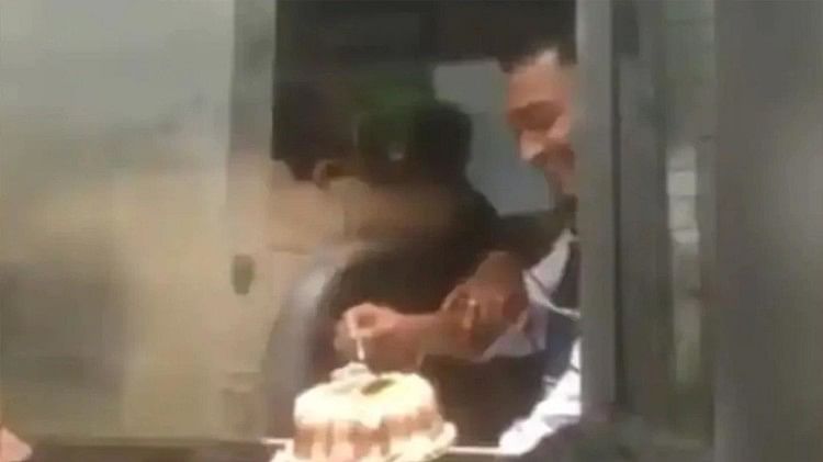 Maharashtra gangster birthday celebration in police van cake cutting video went viral