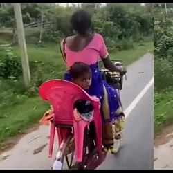 Viral Video: Video of mother cycling with child goes viral people wrote emotional comments