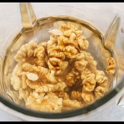 Bheege Akhrot khane Ke Fayde Know The Benefits Of Soaked Walnuts In Hindi