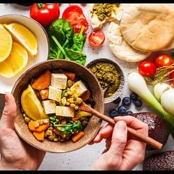 Khana Khane Ka Sahi Tarika Know the right way to eat according to Ayurveda