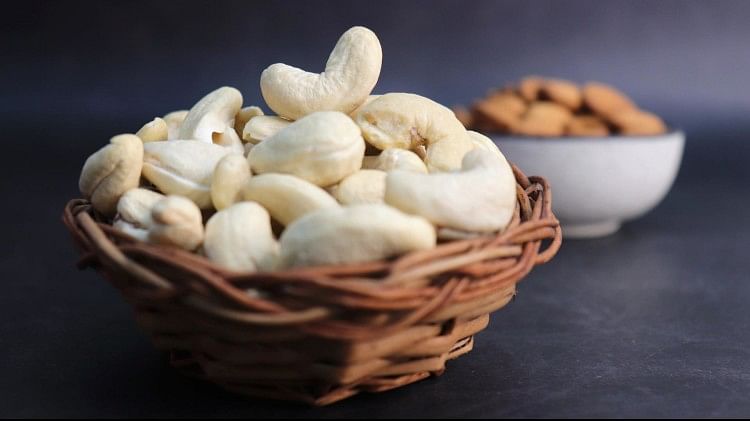 Kaju Khane Ke Fayde In Hindi: Cashew Health Benefits In Winters