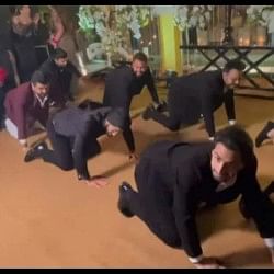 Groom Friends Dance: Grooms friends danced on besharam rang song at the wedding