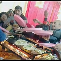 Viral Video wedding food stall funny videos viral video in marriage party dosa stall user got crazy