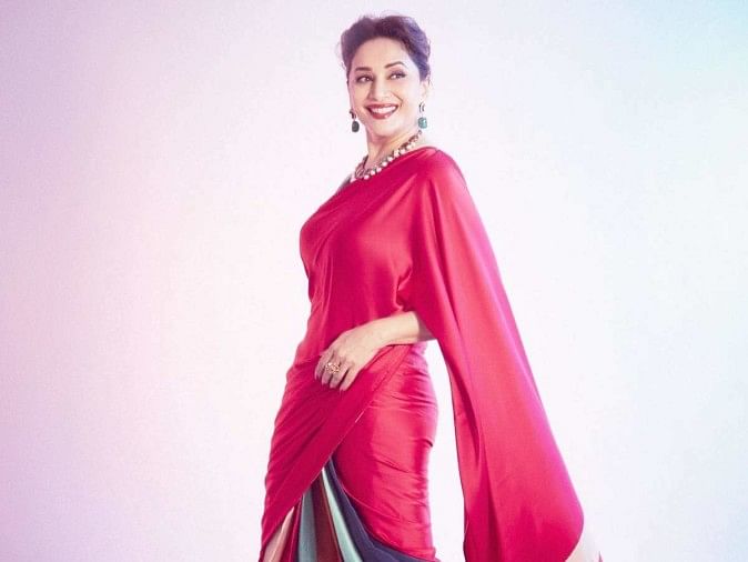 Dhanteras Ethnic Wear  : धनतेरस पर ट्रेडिशनल लुक में बरपाना है कहर, तो माधुरी दीक्षित की खूबसूरत सिल
