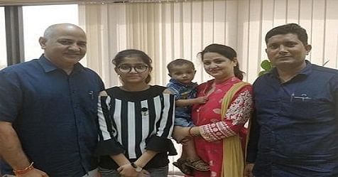 Sisodia Meets Delhi Government School Topper In Cbse Class 10 Exam ...