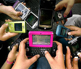 Cellphones can influence your relationships: Study