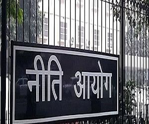 Niti Aayog drafting bill to replace Medical Council of India