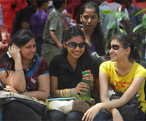 DU UG admission process not to be completely online
