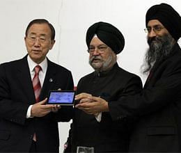 Akash tablet unveiled at United Nations