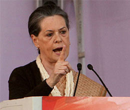 Sonia to lay foundation stone of AMU's Bihar centre