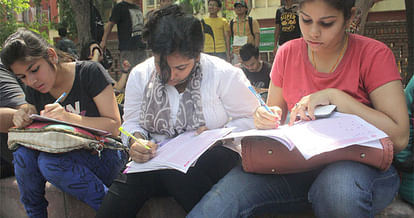 DU admissions activity dips Tuesday 