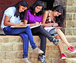 Over 900 permanent teaching posts lying vacant in DU