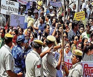 Fee hike: Parents, police clash during protest  